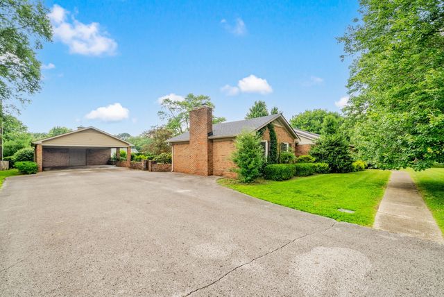 107 N Sunset Cir, Hopkinsville, KY 42240