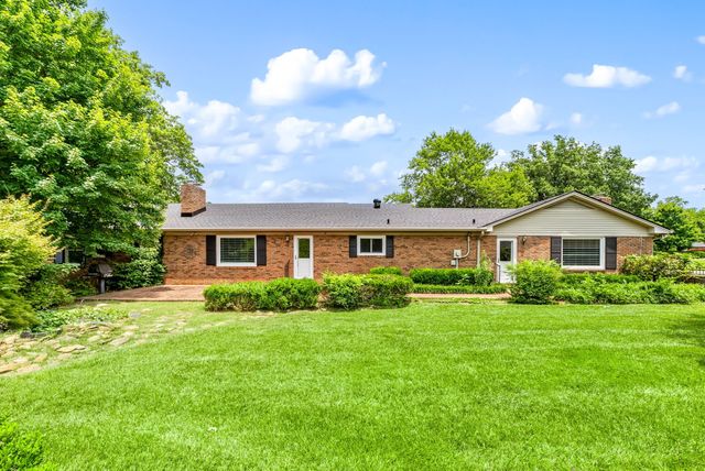 107 N Sunset Cir, Hopkinsville, KY 42240