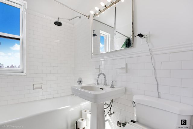 200 W 108th St Apt 12F, New York City, NY 10025