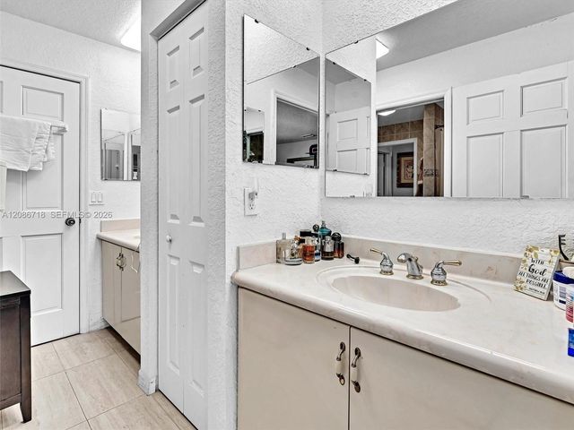 5301 SW 190th Avenue, Southwest Ranches, FL 33332
