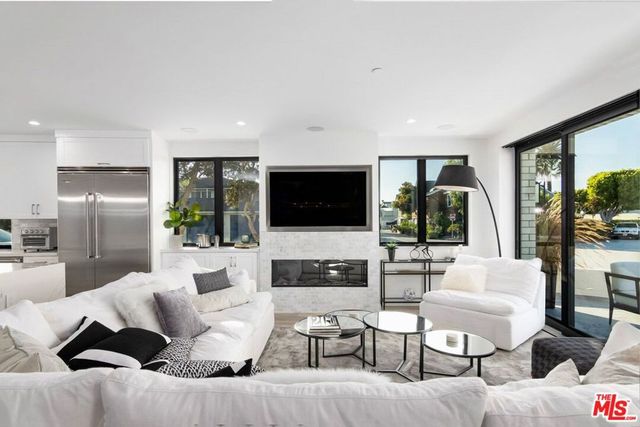 1703 Plaza Del Sur 2, Newport Beach, CA 92661