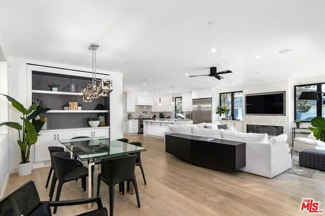 1703 Plaza Del Sur 2, Newport Beach, CA 92661