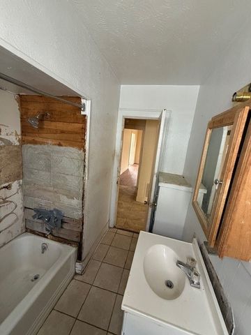 3615 Lakeshore Drive, Shreveport, LA 71109