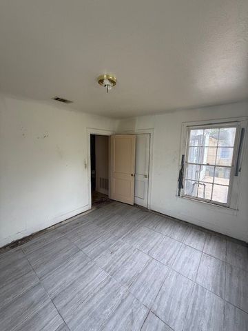 3615 Lakeshore Drive, Shreveport, LA 71109