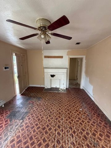 3615 Lakeshore Drive, Shreveport, LA 71109