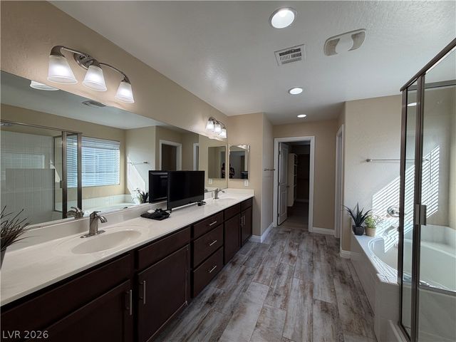 5669 Sleeping Creek Street, North Las Vegas, NV 89081