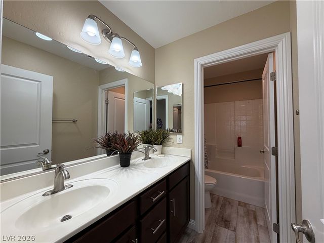 5669 Sleeping Creek Street, North Las Vegas, NV 89081