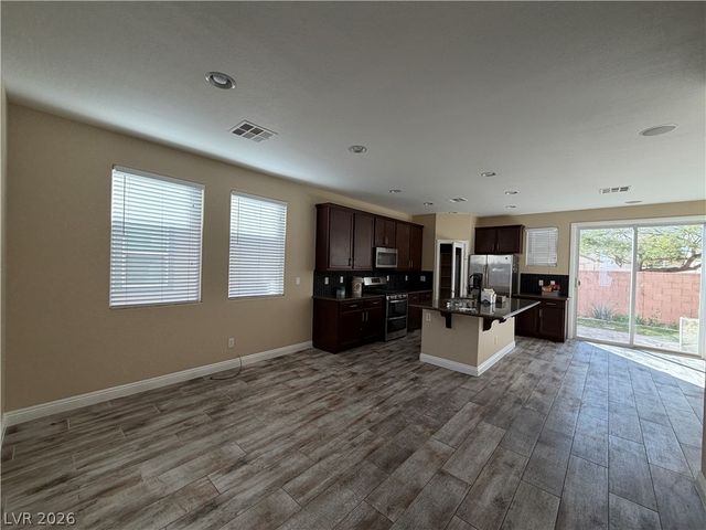5669 Sleeping Creek Street, North Las Vegas, NV 89081