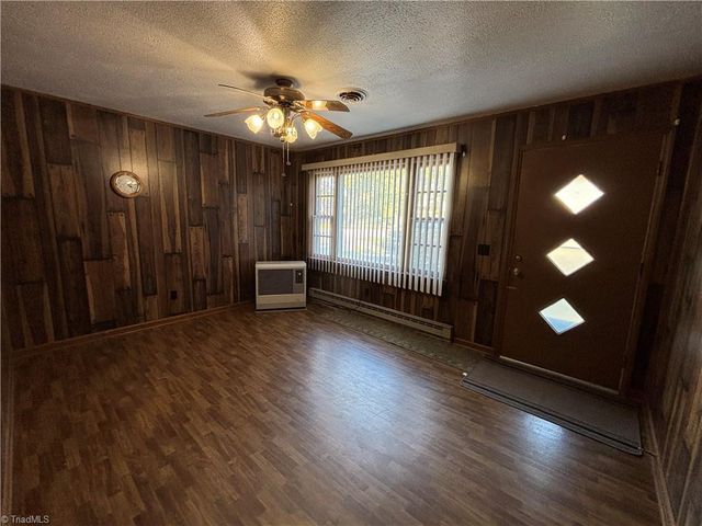 208 Holly Avenue, Mount Airy, NC 27030