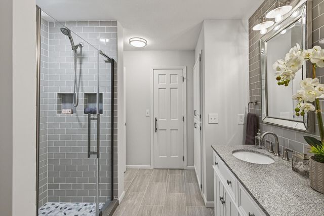 10215 27th Avenue N, Plymouth, MN 55441