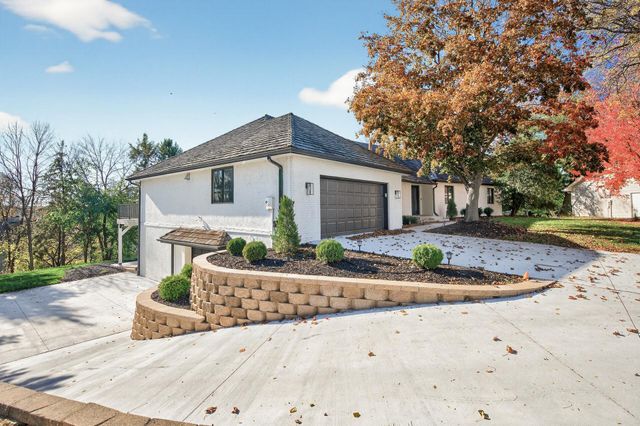 10215 27th Avenue N, Plymouth, MN 55441