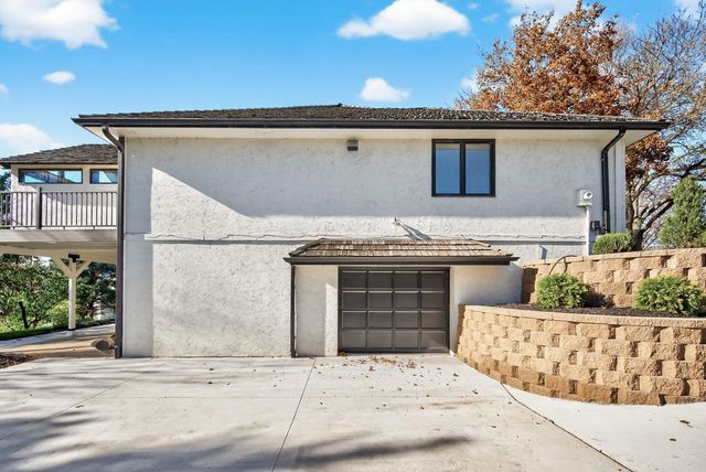 10215 27th Avenue N, Plymouth, MN 55441