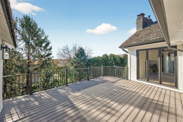 10215 27th Avenue N, Plymouth, MN 55441