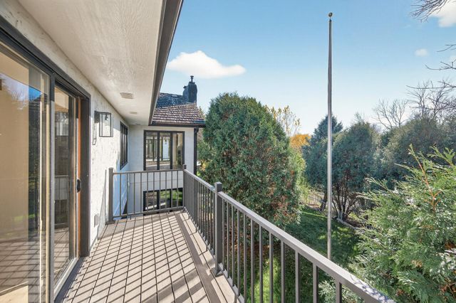 10215 27th Avenue N, Plymouth, MN 55441