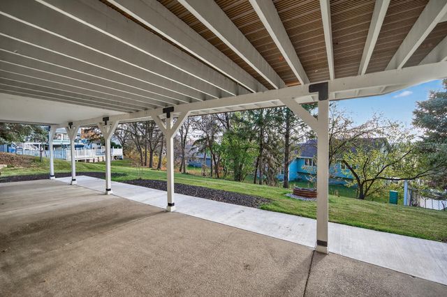 10215 27th Avenue N, Plymouth, MN 55441