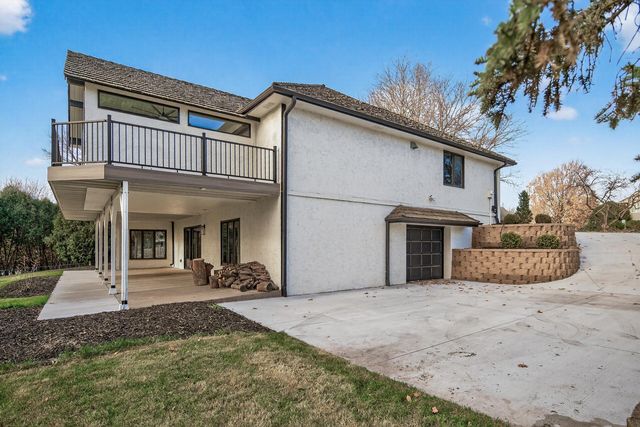 10215 27th Avenue N, Plymouth, MN 55441