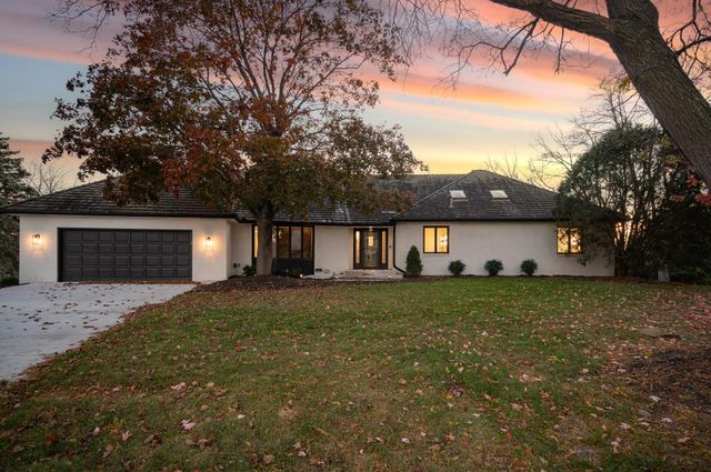 10215 27th Avenue N, Plymouth, MN 55441