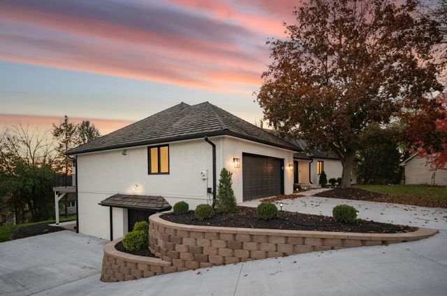 10215 27th Avenue N, Plymouth, MN 55441