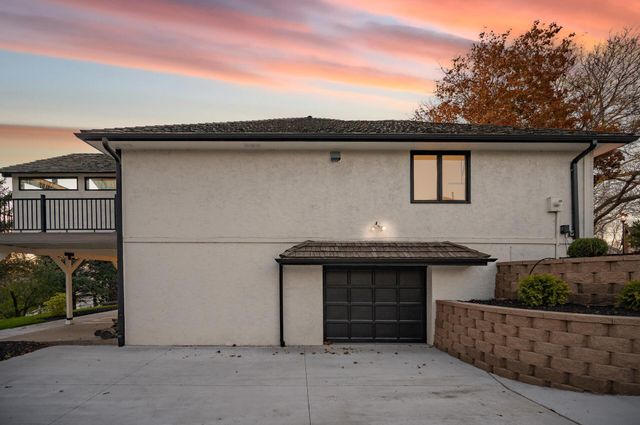 10215 27th Avenue N, Plymouth, MN 55441