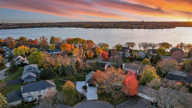 10215 27th Avenue N, Plymouth, MN 55441