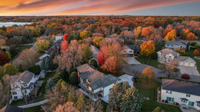 10215 27th Avenue N, Plymouth, MN 55441