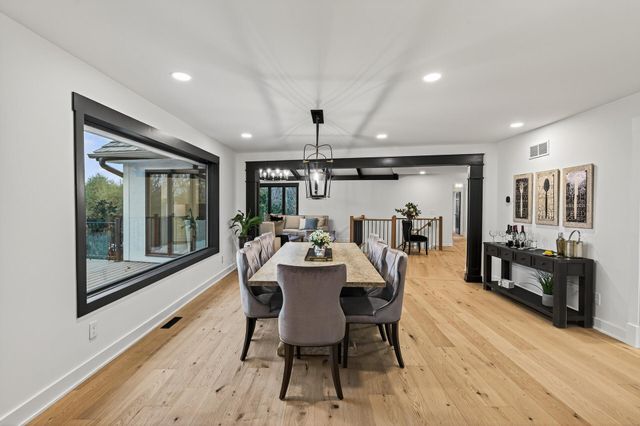 10215 27th Avenue N, Plymouth, MN 55441