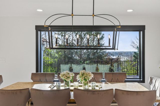 10215 27th Avenue N, Plymouth, MN 55441