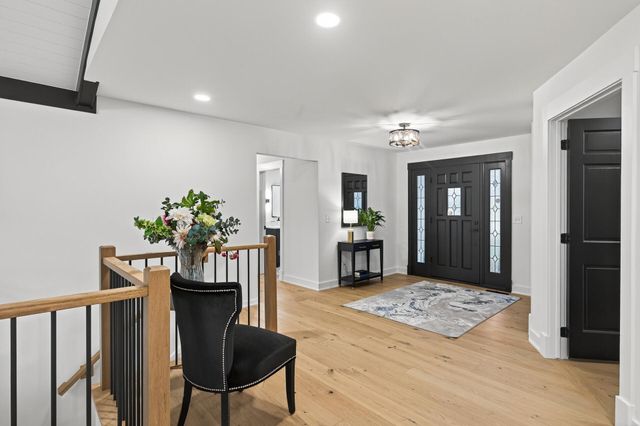 10215 27th Avenue N, Plymouth, MN 55441