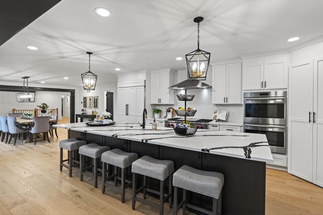 10215 27th Avenue N, Plymouth, MN 55441