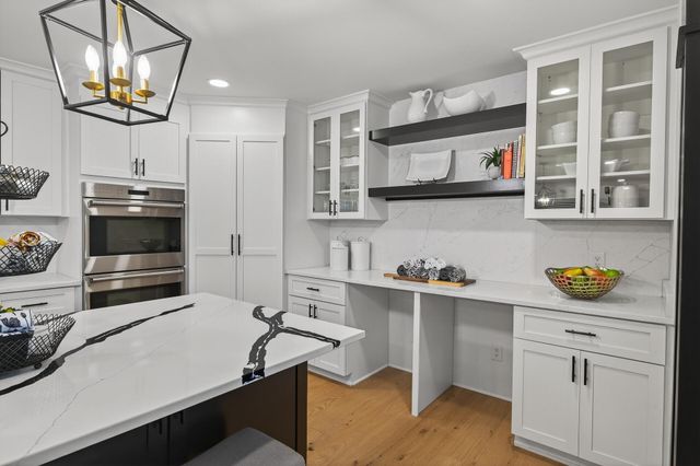 10215 27th Avenue N, Plymouth, MN 55441