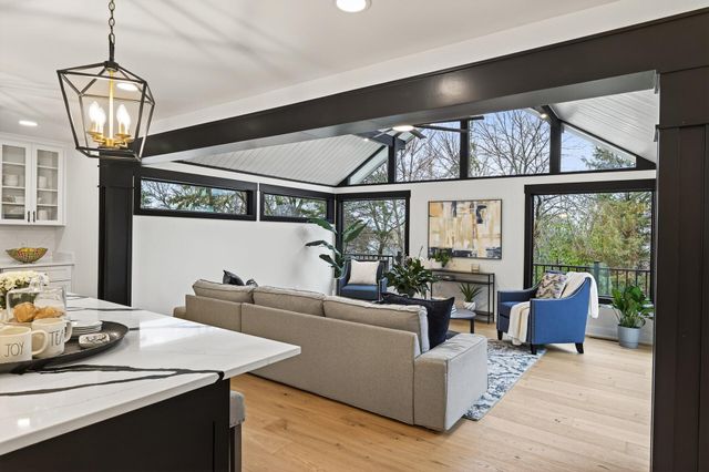 10215 27th Avenue N, Plymouth, MN 55441