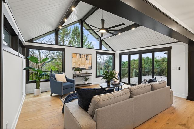 10215 27th Avenue N, Plymouth, MN 55441