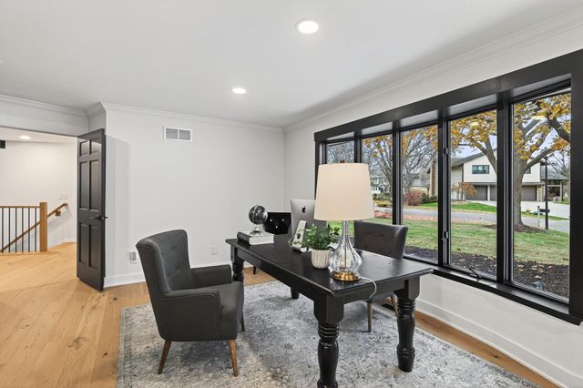 10215 27th Avenue N, Plymouth, MN 55441