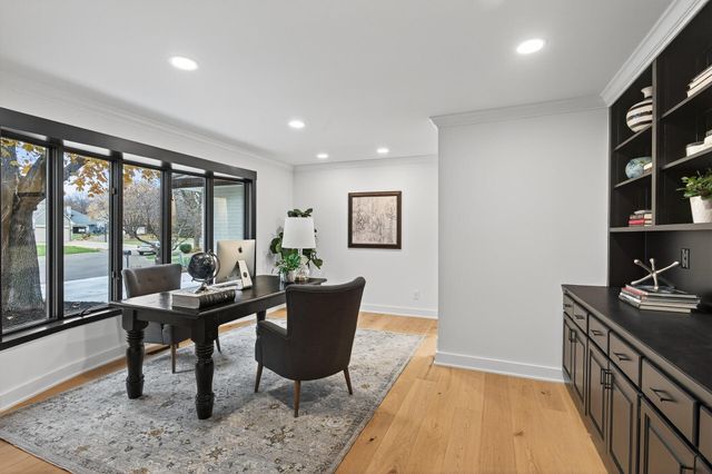 10215 27th Avenue N, Plymouth, MN 55441