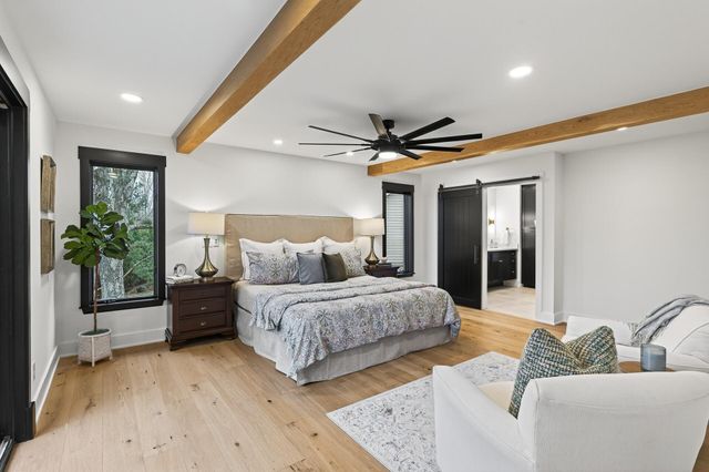 10215 27th Avenue N, Plymouth, MN 55441