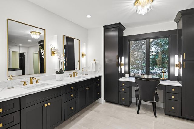 10215 27th Avenue N, Plymouth, MN 55441