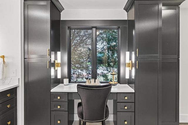 10215 27th Avenue N, Plymouth, MN 55441