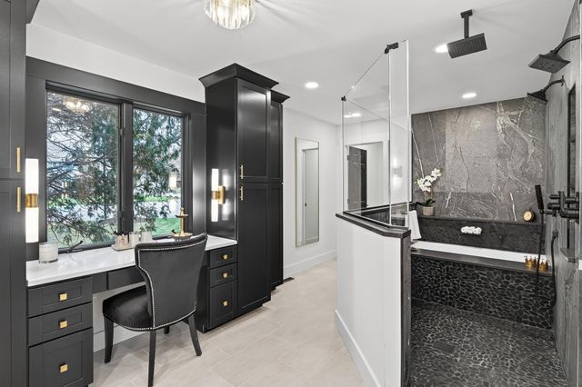 10215 27th Avenue N, Plymouth, MN 55441