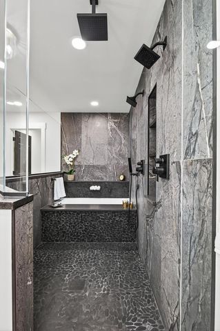 10215 27th Avenue N, Plymouth, MN 55441