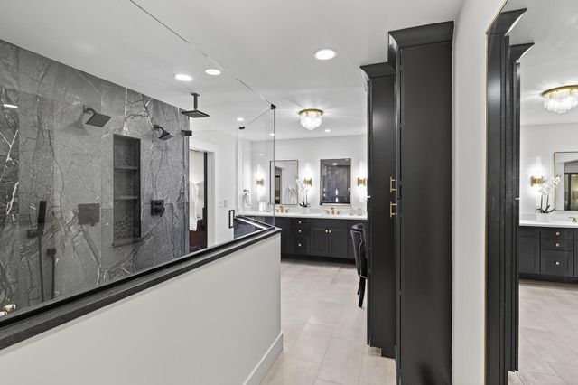 10215 27th Avenue N, Plymouth, MN 55441