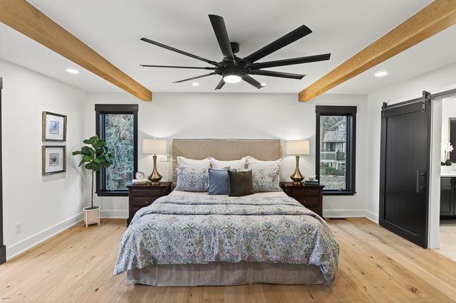 10215 27th Avenue N, Plymouth, MN 55441