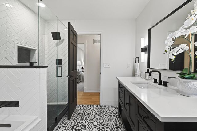 10215 27th Avenue N, Plymouth, MN 55441