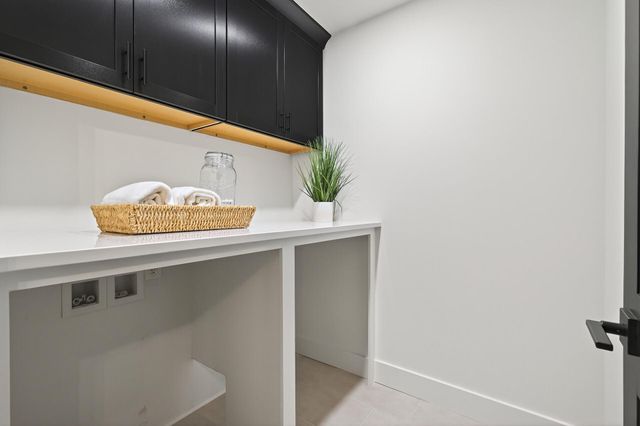 10215 27th Avenue N, Plymouth, MN 55441