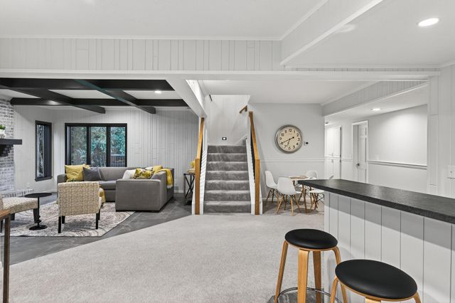 10215 27th Avenue N, Plymouth, MN 55441