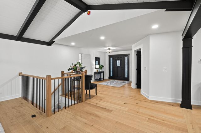 10215 27th Avenue N, Plymouth, MN 55441