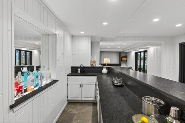 10215 27th Avenue N, Plymouth, MN 55441