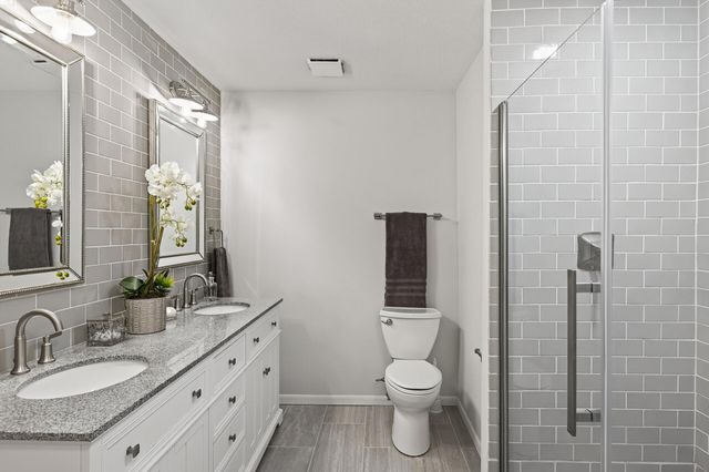 10215 27th Avenue N, Plymouth, MN 55441