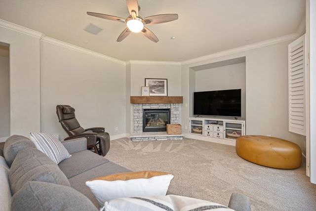 245 Woodhaven Pl, West Sacramento, CA 95605