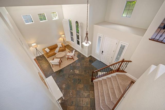 245 Woodhaven Pl, West Sacramento, CA 95605