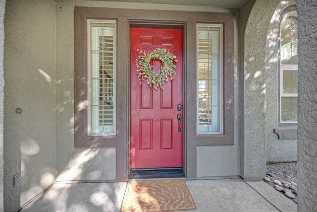 245 Woodhaven Pl, West Sacramento, CA 95605